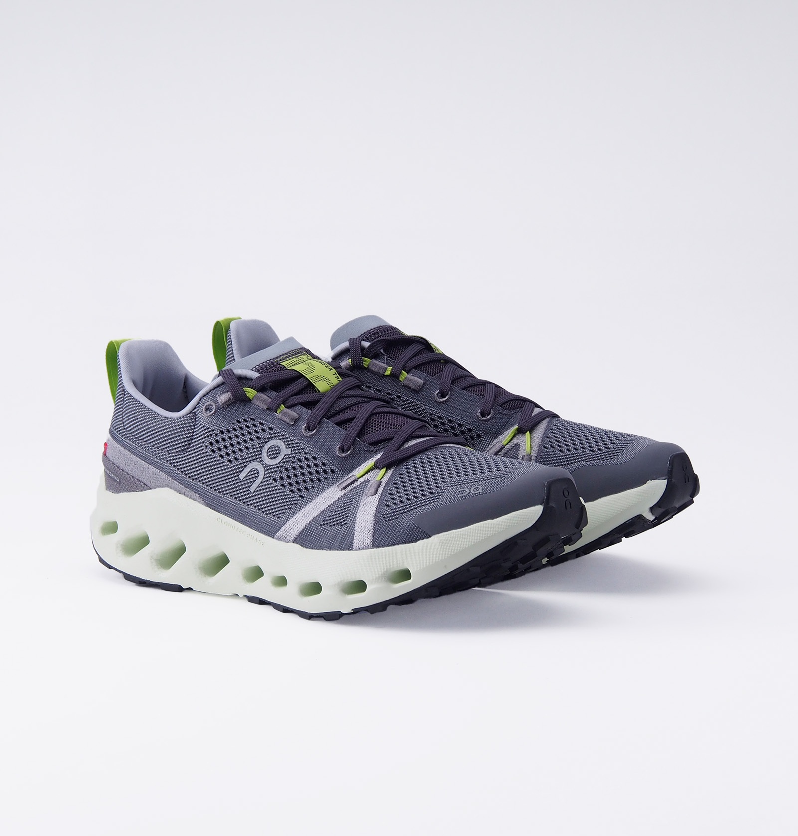 On Cloudsurfer Trail M4